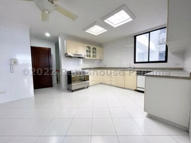 Vendo apartamento en Ave Balboa MPM26-6630