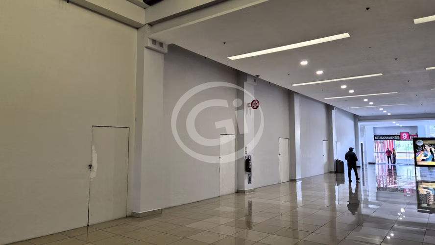 Alquiler Amplio Local en Westland Mall 98.17m² Ideal Restaurante o Tienda