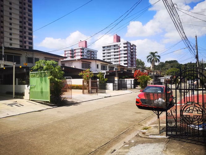 SE VENDE CASA OFERTA EL DORADO 3 HABITACIONES DOS NIVELES 245 M2