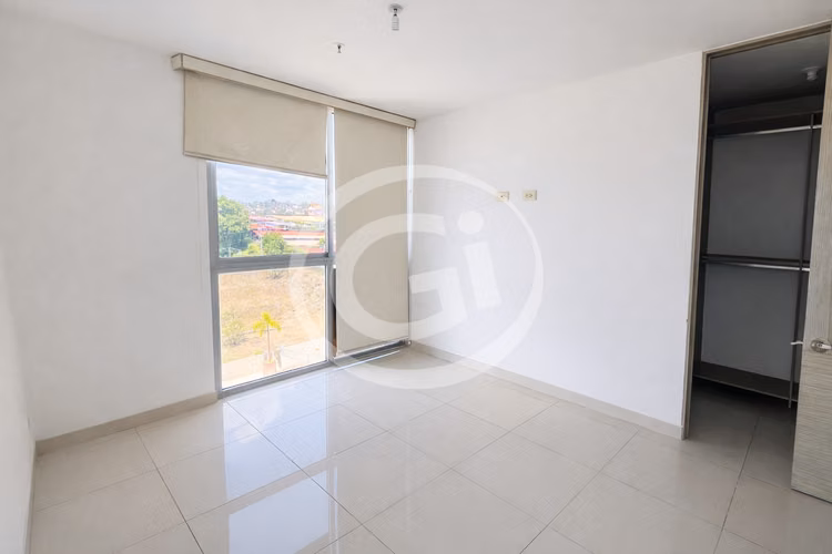 Apartamento en Venta PH Porto Alegre, Villa Lucre, Muy amplio.