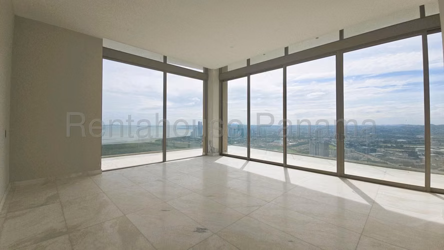 Venta de Penthouse en Santa María Golf Country Club   AK