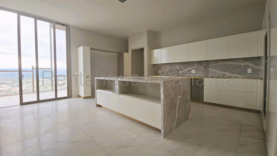 Venta de Penthouse en Santa María Golf Country Club   AK