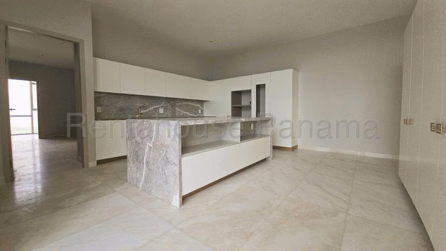 Venta de Penthouse en Santa María Golf Country Club   AK