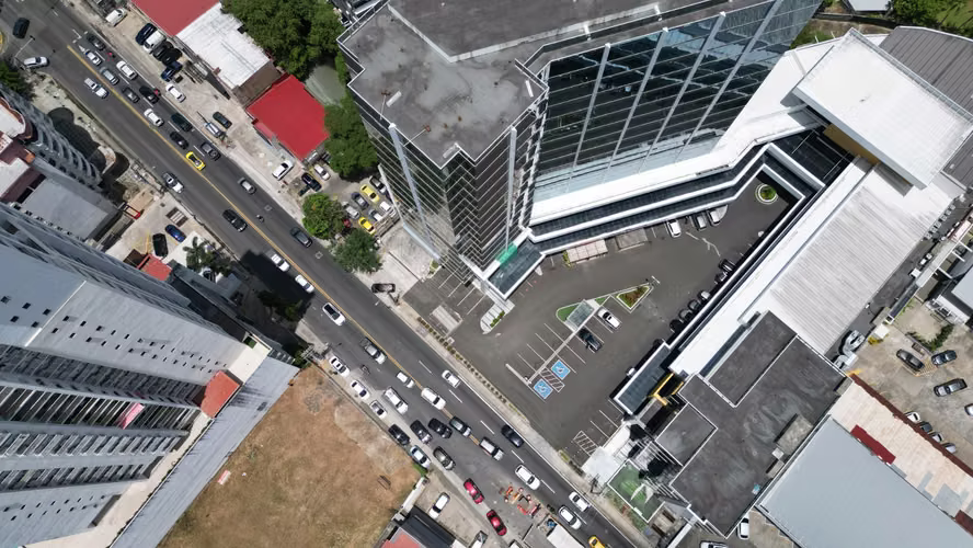 Venta de Terreno en Vía Brasil, 1,674m²