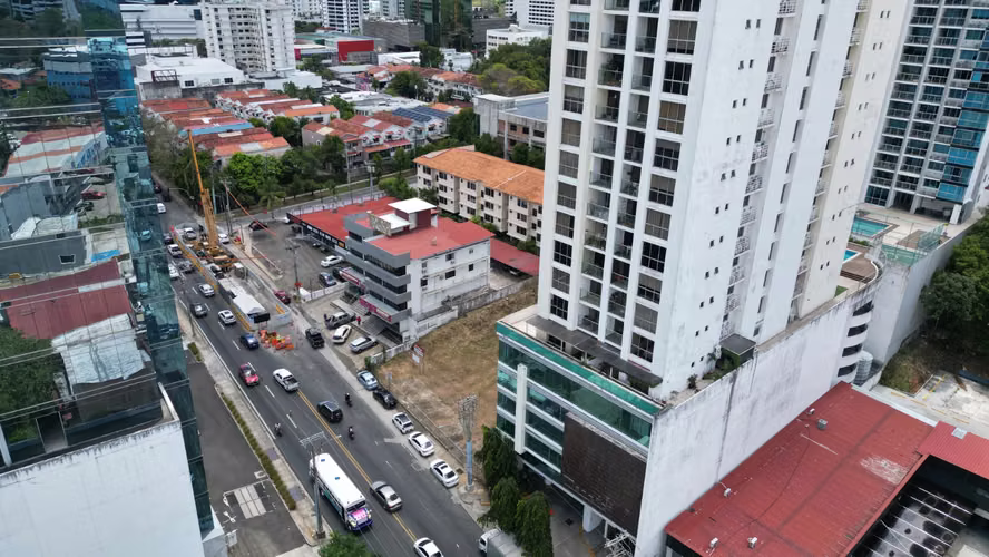 Venta de Terreno en Vía Brasil, 1,674m²