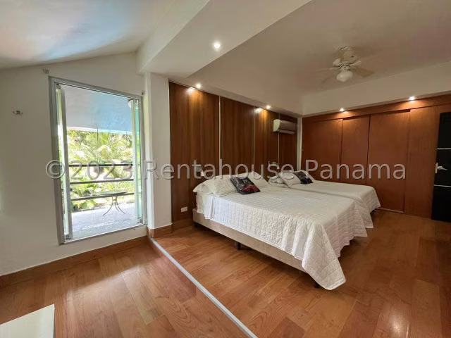 Venta Casa con Piscina Albrook 26YCG6841