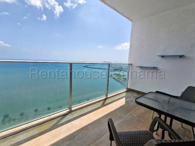 Venta de Apartamento en Avenida Balboa Ph H2O On The Bay Mts2: 146 PD