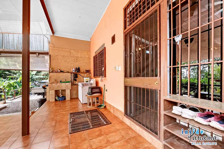 Casa de 3 Recámaras 3.5 Baños con Taller Independiente en Potrerillos Panamá