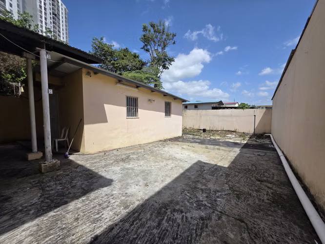 Casa en venta en Parque Lefevre | Propiedad de inversión con ingresos