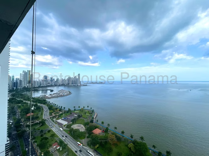 Apartamento en Venta en Avenida Balboa. ELEMENT