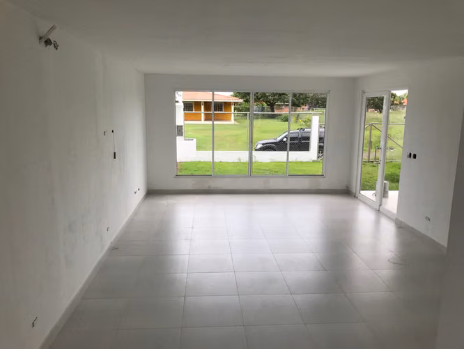 Casa con 500 m² de terreno, 3 recámaras en alquiler en Nueva Gorgona