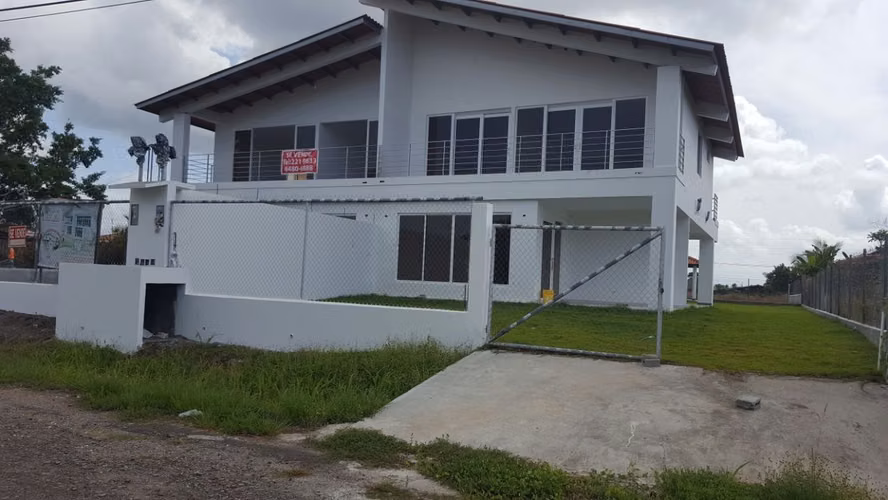 Casa con 500 m² de terreno, 3 recámaras en alquiler en Nueva Gorgona