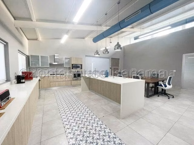 ALQUILER DE CASA EN CASA COMERCIAL COCO DEL MAR HQ