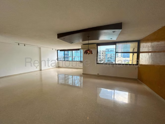 VENTA DE APARTAMENTO EN MONACO OBARRIO HQ