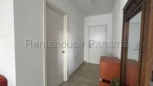 Venta de Apartamento con 97m2 en San Francisco PH Quartier  26-6797SR
