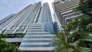 Venta de Apartamento con 122m2 en Avenida Balboa PH Warters On The Bay 26-6827SR