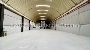 Venta de Galera con 700m2 en Tocumen 26-175SR