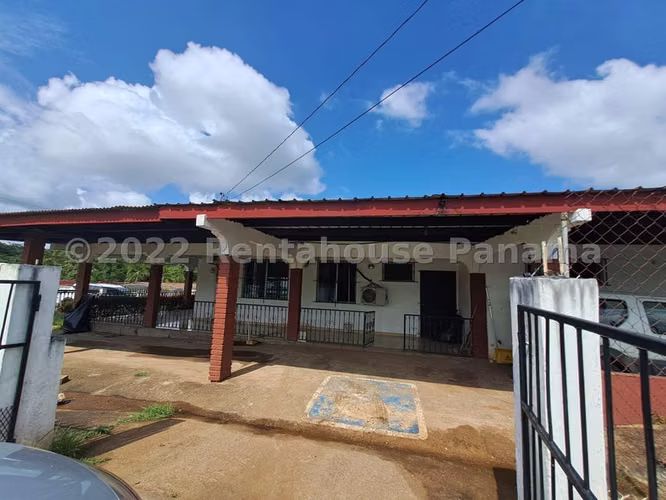Casa Comercial En Alquiler En La Chorrera ABS