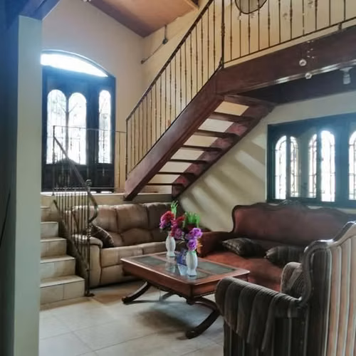 Habitación cerca del metro en los andes 2