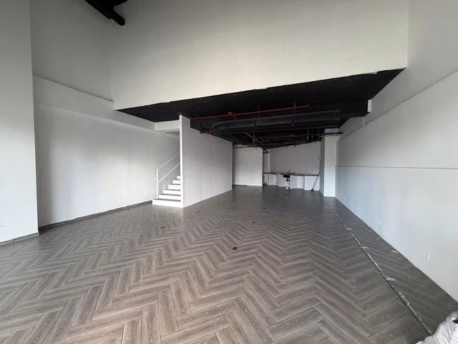 Alquiler de Local Comercial en San Francisco the Tower  296.56 mts