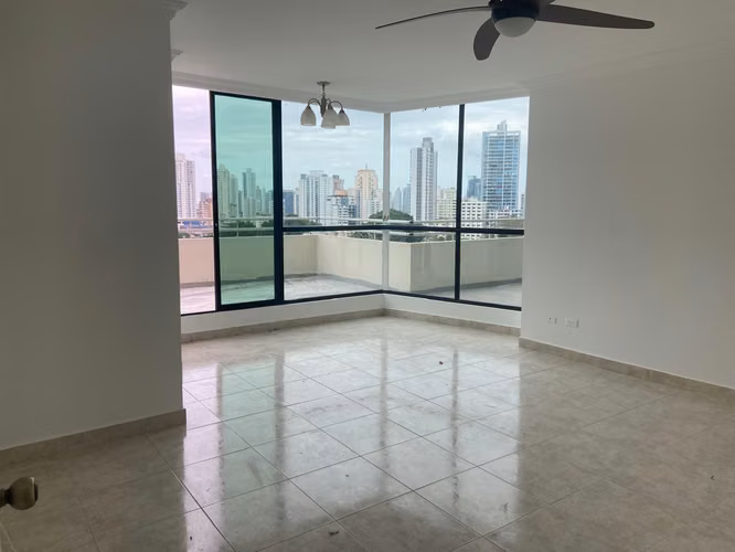Venta de amplio Apartamento PH Oceania, Edison Park