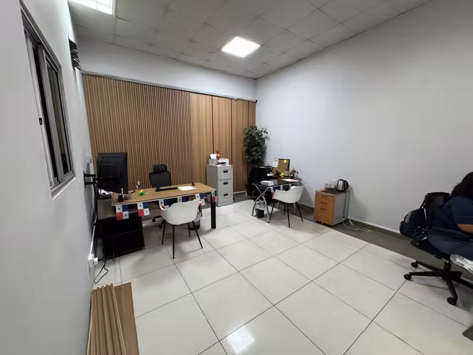 Se Vende Local Comercial en Tumba Muerto en PH URBIS TOWER (A-MO)