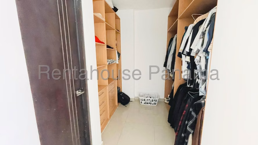 Casa en Alquiler en Costa Sur 26*6865Mfk