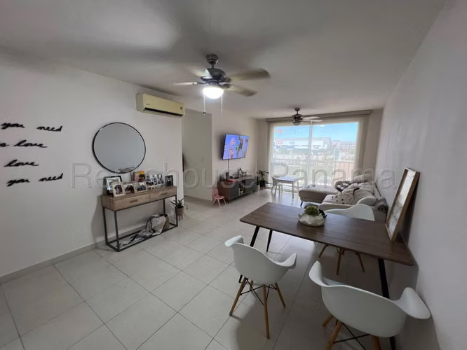 Apartamento Comodo en Venta en Versalles 26*6774mfk