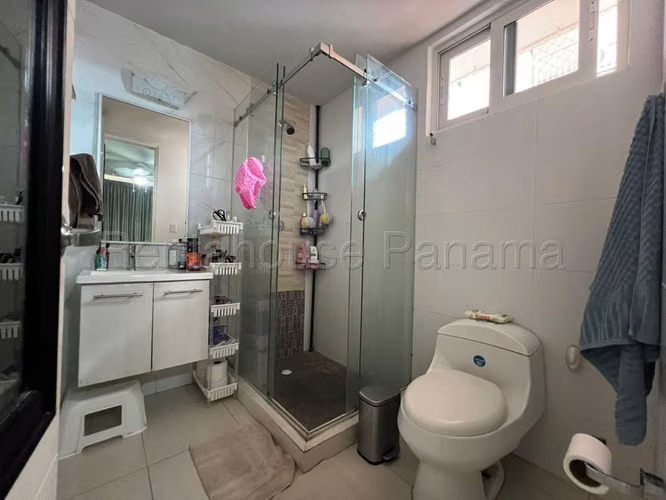 Apartamento Comodo en Venta en Versalles 26*6774mfk