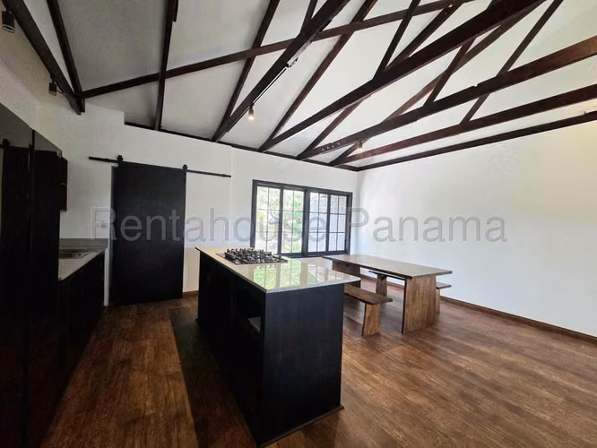 Casa en Venta en Balboa 26*3867Mfk