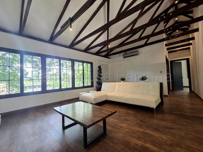Casa en Venta en Balboa 26*3867Mfk