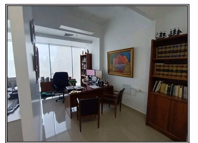 SE VENDE OFICINA CORPORATIVA EN EDISON CORPORATE