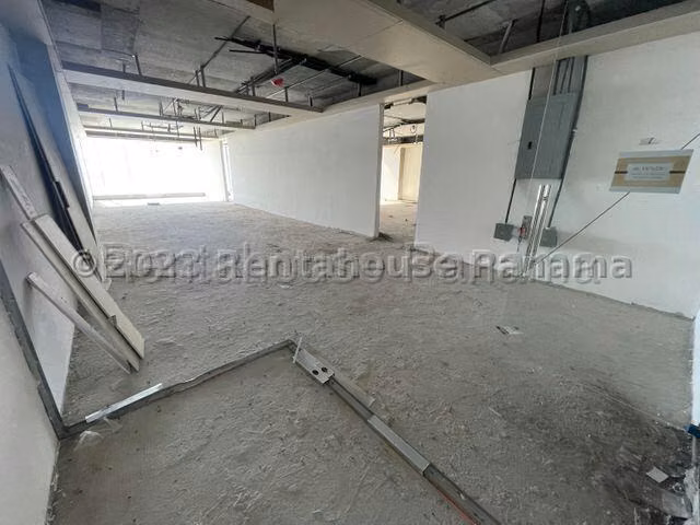 VENTA DE OFICINA EN AVENIDA BALBOA MCD25-8283