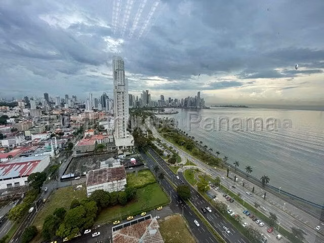 VENTA DE OFICINA EN AVENIDA BALBOA MCD25-6096