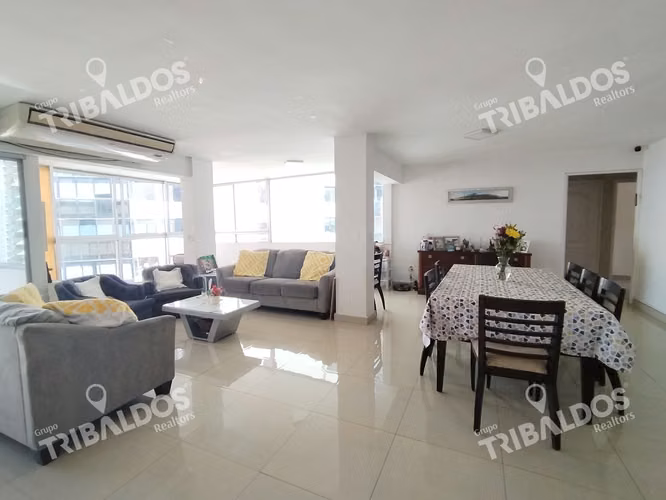 SALE OF APARTMENT IN LAS PERLAS BUILDING