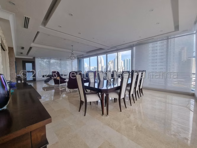 Comodo Apartamento en la Cresta en Venta Ph Torre Imperial Mts2: 677 PD