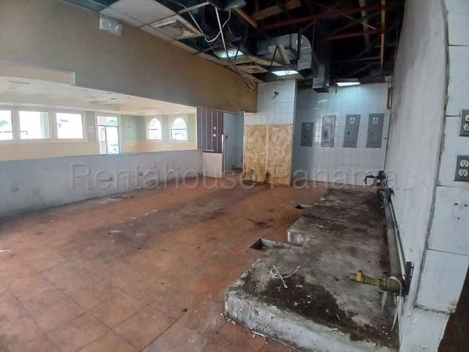 Local Comercial en Alquiler en Brisas Del Golf JG