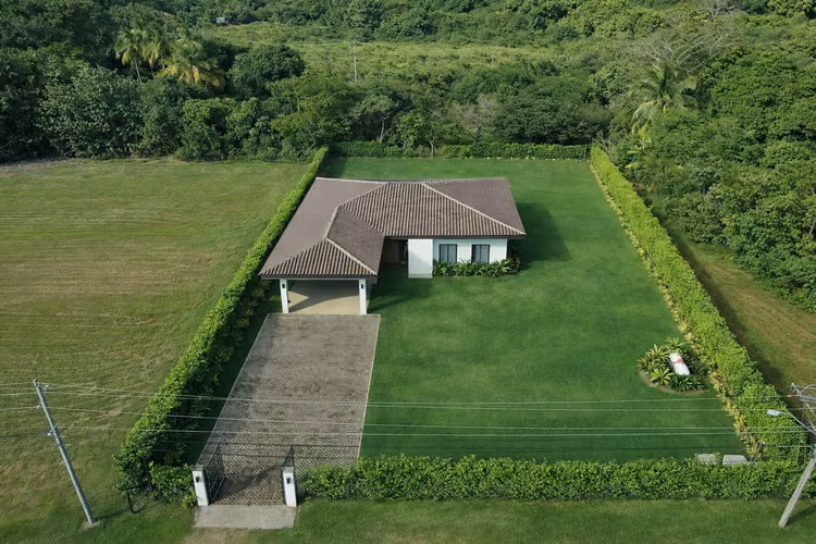 Playa Blanca | Casa 355 m² | Terreno 1,883 m² | Construcción 2023 | $700,000