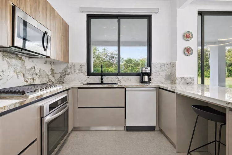 Playa Blanca | Casa 355 m² | Terreno 1,883 m² | Construcción 2023 | $700,000