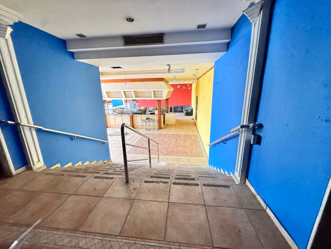 VENTA LOCAL VIA TRANSISTMICA PLAZA AGORA 1,412.74M2 SALAS DE CINE CV