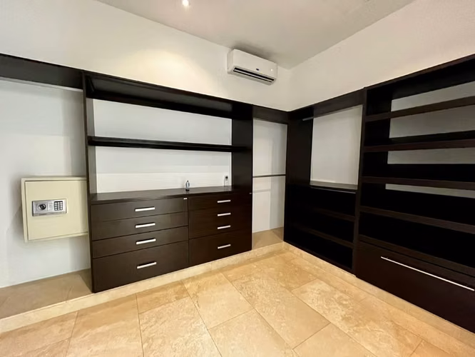 Venta de Casa en Santa María, Fairway Estates, 1,450m² de terreno y 850m² de construcción
