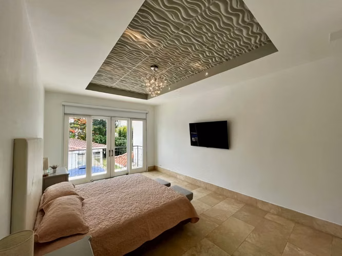 Venta de Casa en Santa María, Fairway Estates, 1,450m² de terreno y 850m² de construcción