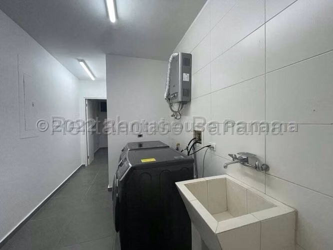 Venta de hermoso Loft de 213.13m² en El Cangrejo 26JSS3240