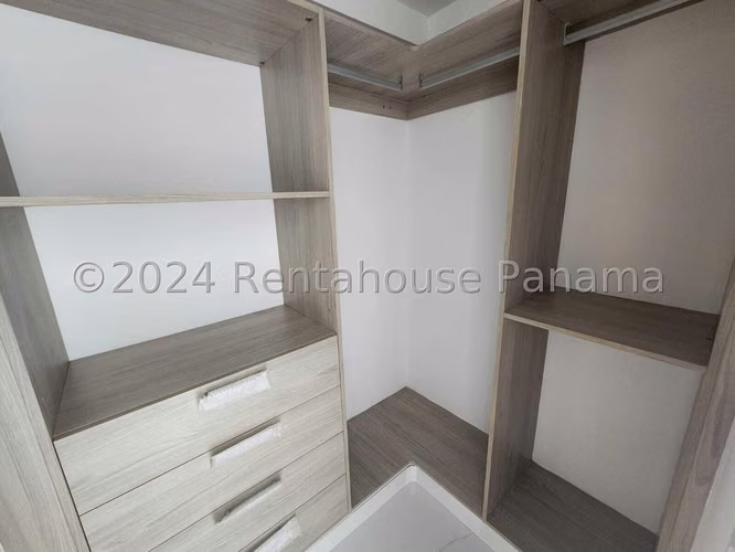 Venta de amplio apartamento de 159m² en El Cangrejo 24JSS10807