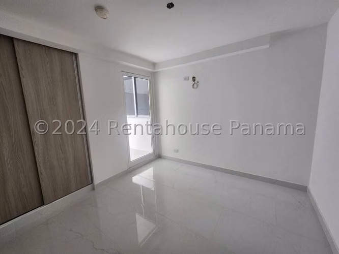 Venta de amplio apartamento de 159m² en El Cangrejo 24JSS10807