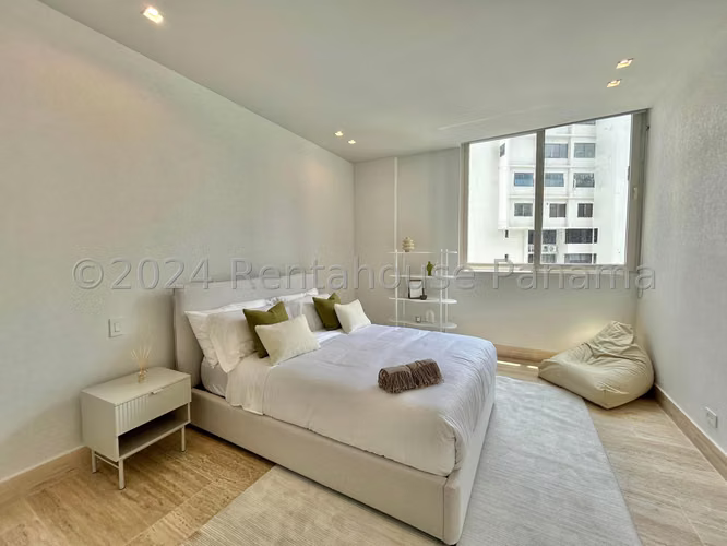 Se Vende Apartamento en Paitilla LA26-6892