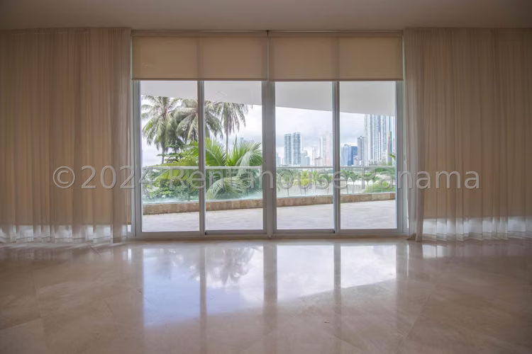 Se Vende Apartamento en Paitilla LA26-6907