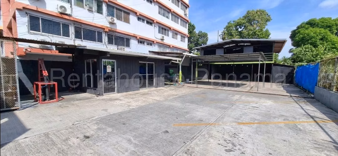 Se Vende Terreno en Parque Lefevre LA26-6881