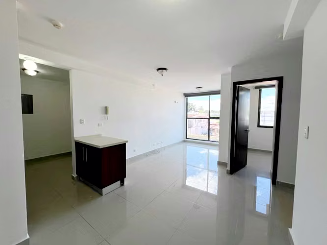 PH LUMA TOWER, PUEBLO NUEVO, CERCA A LA 12 DE OCTUBRE!!
