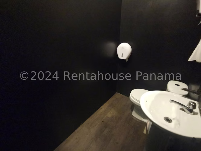 Se Vende Local en Obarrio MDV26-6876